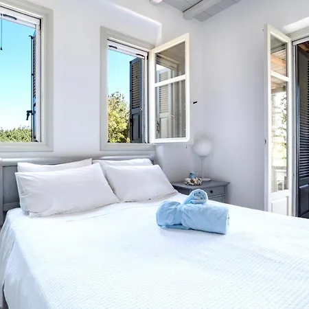 3 Bedrooms House At Isterni 500 M Away From The Beach With Sea View Shared Pool And Balcony Nyaraló
